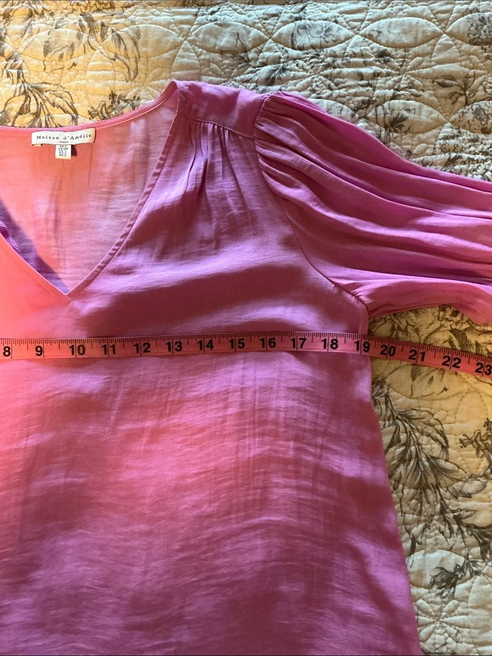 Smooth Pink V-Neck Puff Sleeve Top